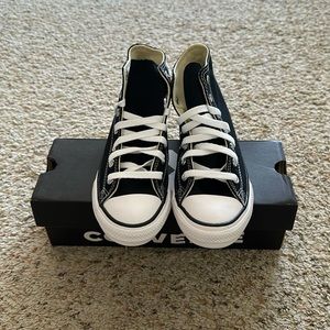 🆕 🆕 Brand New Youth High Top Converse